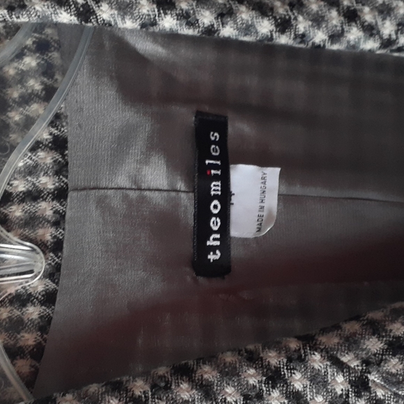 Theories 2 piece 100% Wool suit gray, cream  traces of beige Very Good Condition - Picture 6 of 6
